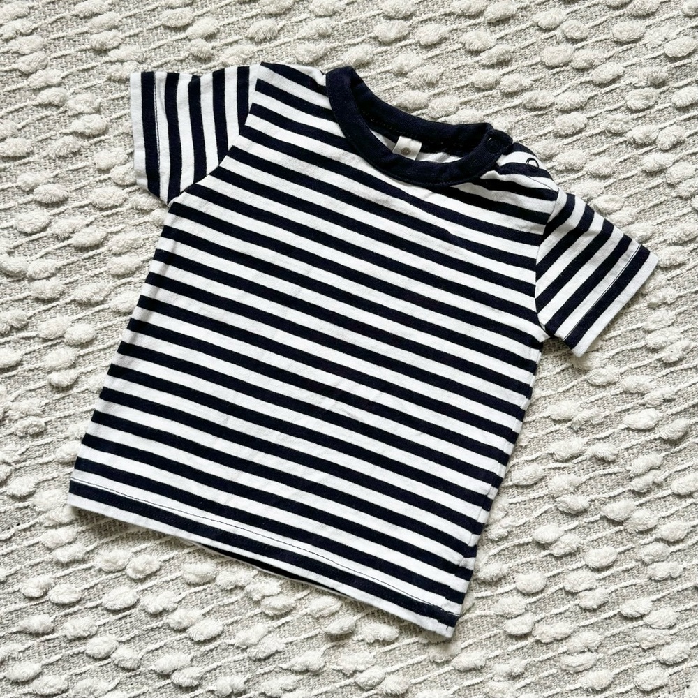 (💙8/$25) stripe baby shirt